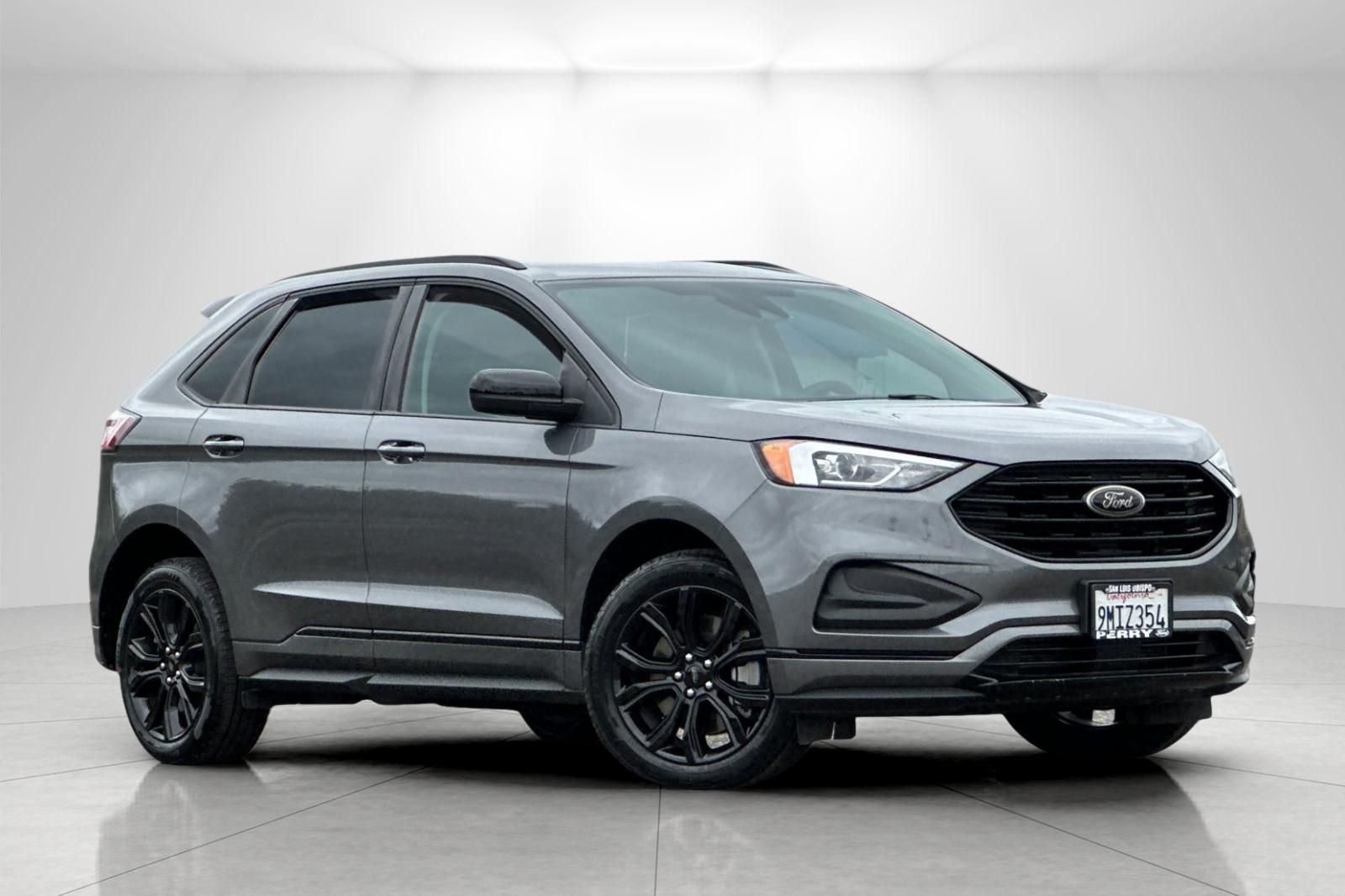 2024 Ford Edge SE in Carbonized Gray Metallic — front three-quarter view