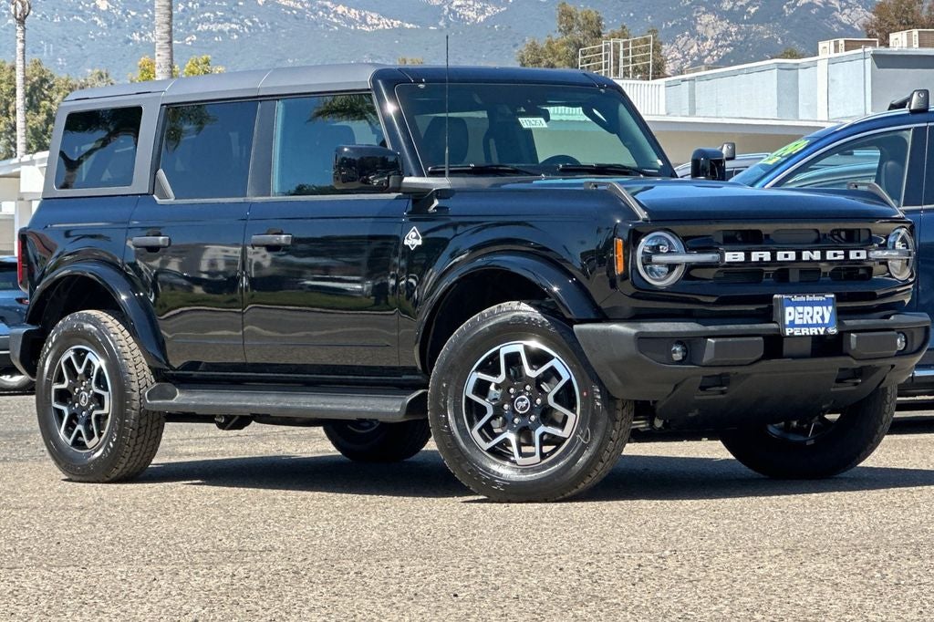 2026 Ford Bronco Outer Banks in Shadow Black — front three-quarter view