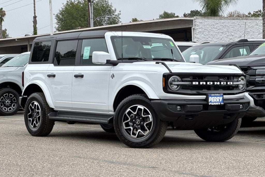 2026 Ford Bronco Outer Banks in Oxford White — front three-quarter view