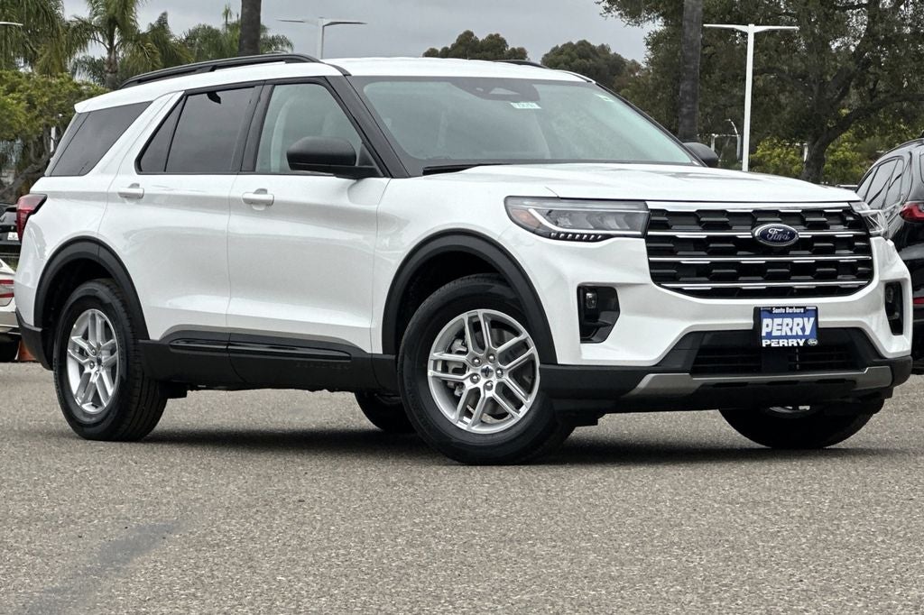 2026 Ford Explorer Active in Star White Metallic Tri-Coat — front three-quarter view